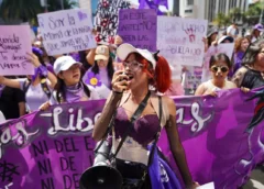 Rugir Sororas encabeza la conmemoración del 8M en CDMX con música urbana gratuita