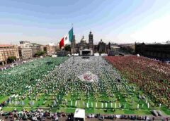 CDMX rompe Récord Guinness con clase masiva de futbol en el Zócalo